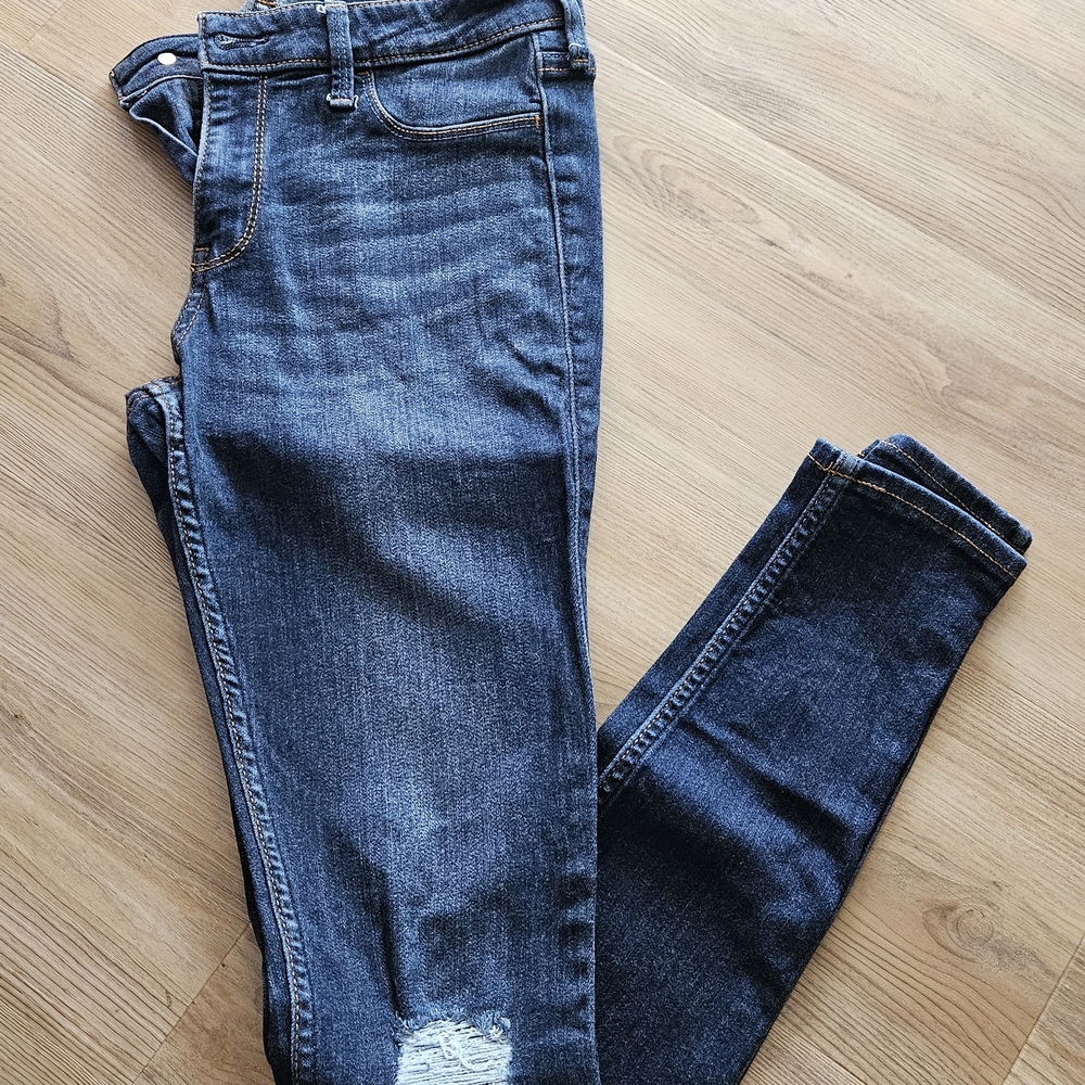 Hollister low rise Jean jeggings size 28x30 women's like new